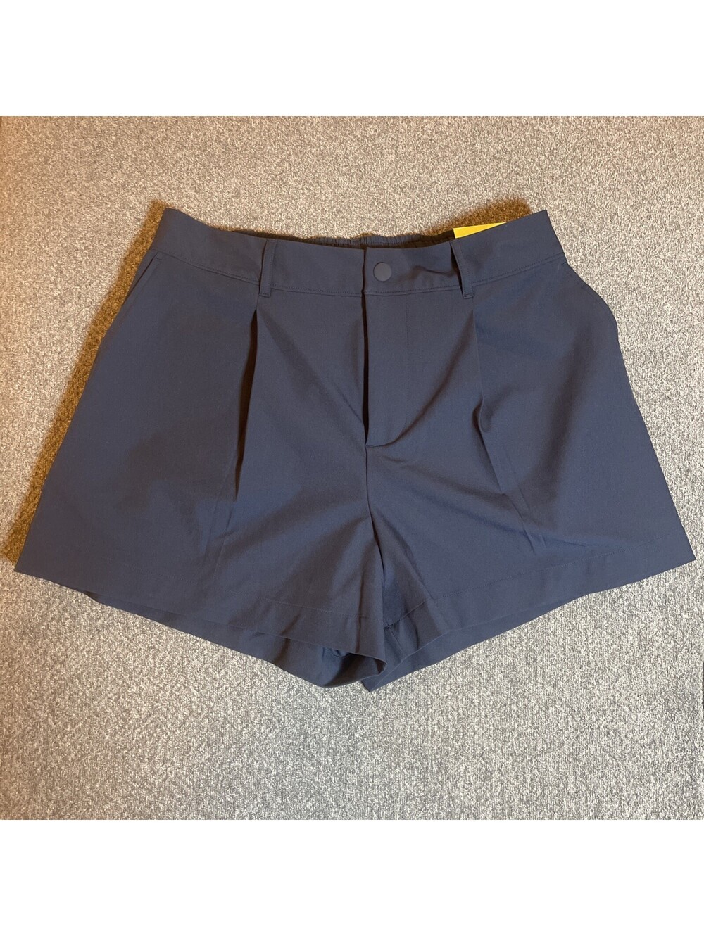NWT Women's Size M Woven High-Rise Pleated Golf Shorts - All In Motion 5 Pockets